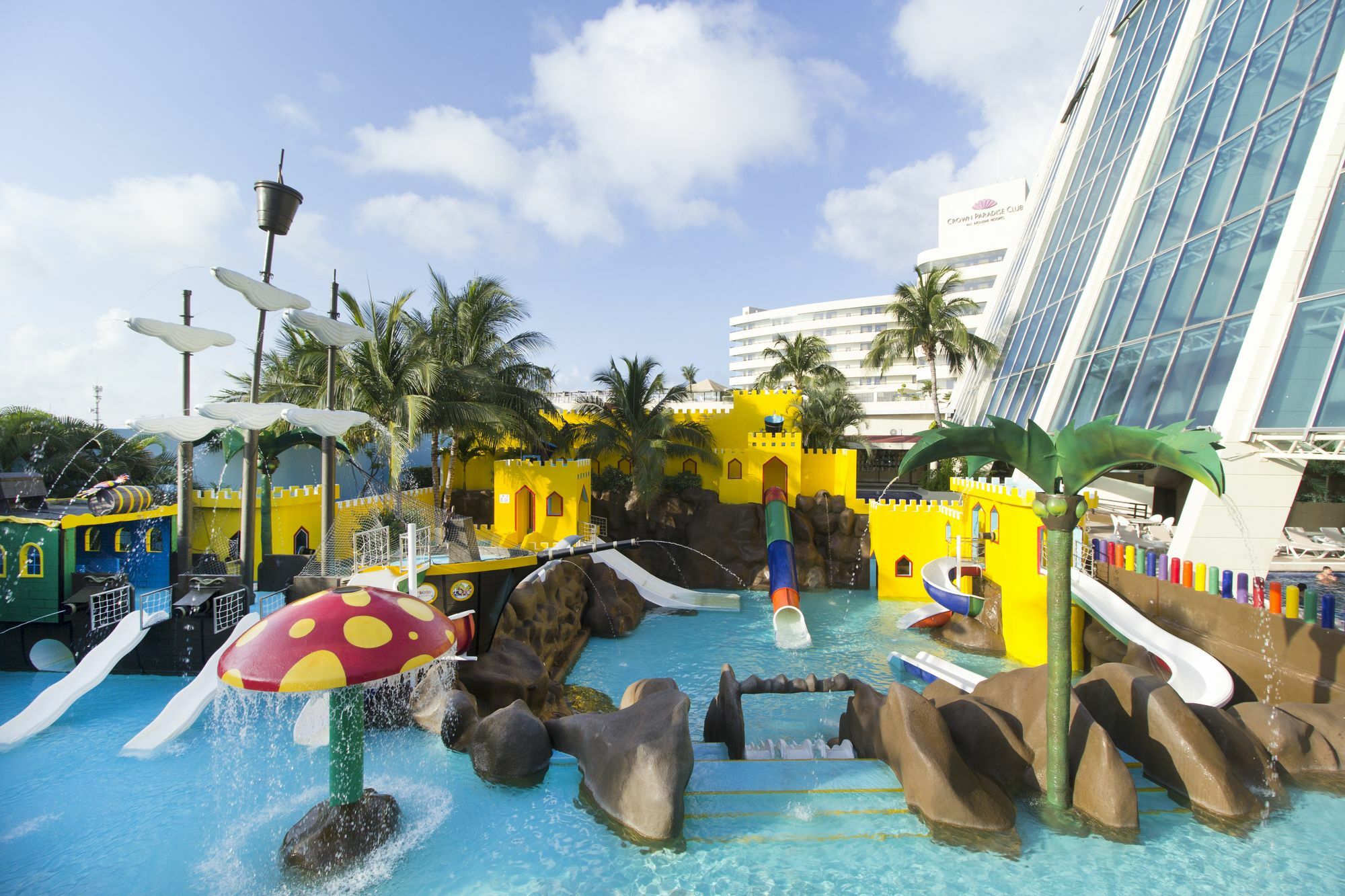Crown Paradise Club Cancún