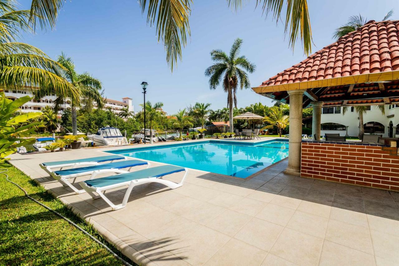 Mexican Lagoon Front By Casa Paraiso Villa Cancun
