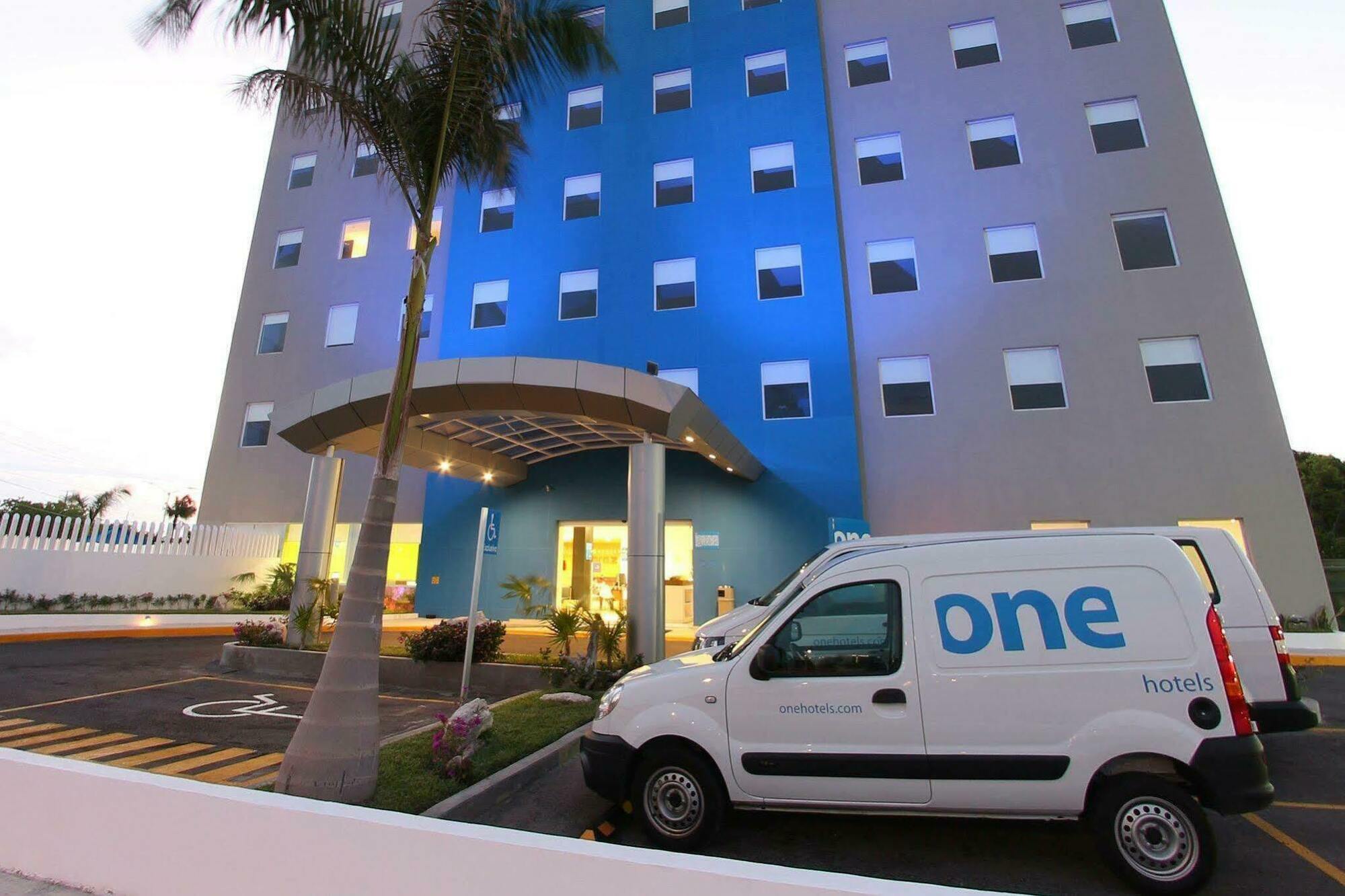 One Centro Hotel Cancún