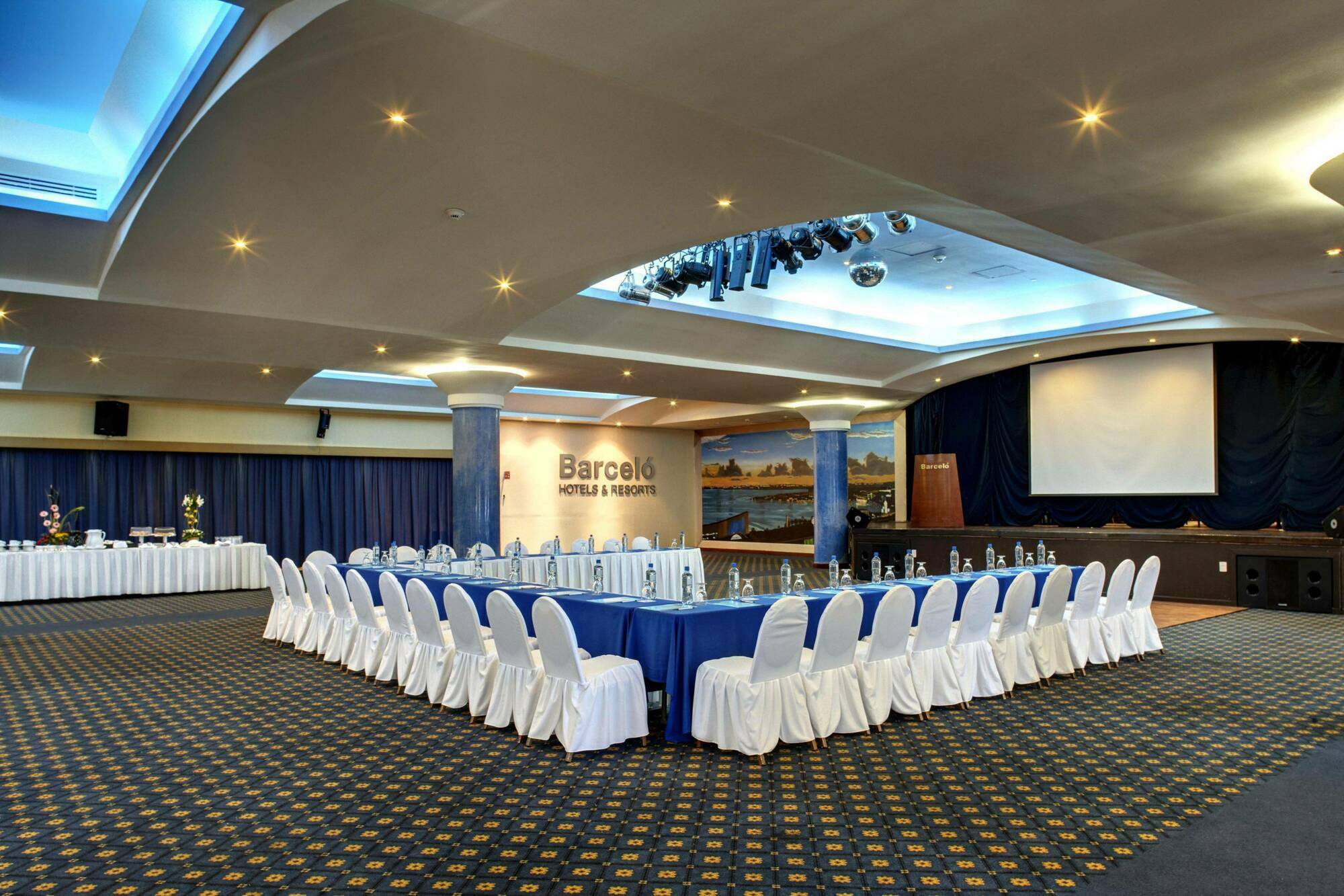 Resort Occidental Tucancún -