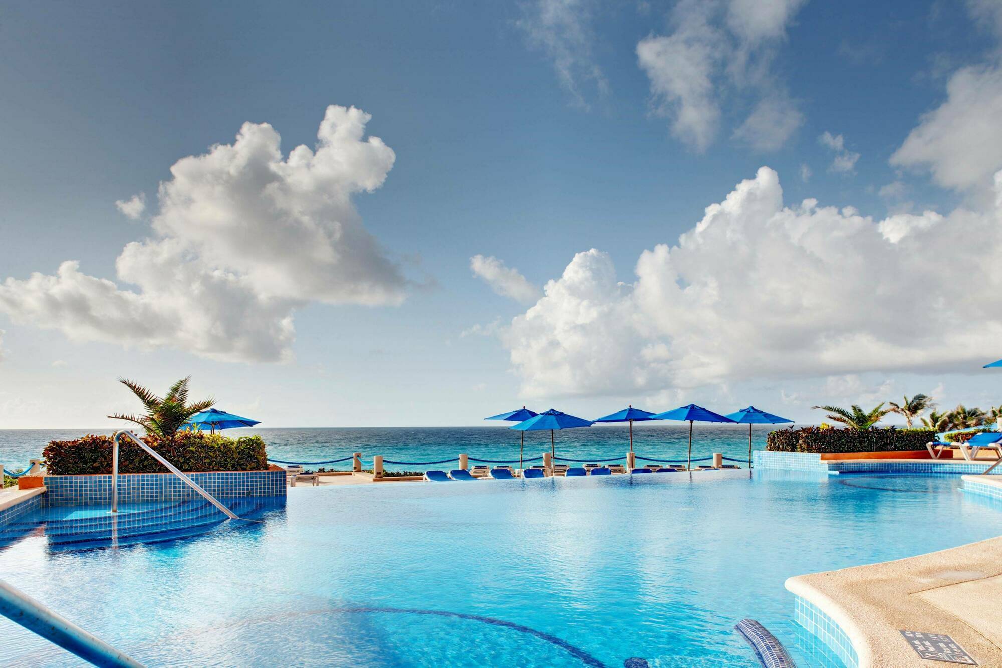 Resort Occidental Tucancún -