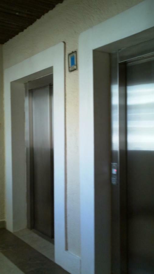 Ocean Front Suite, Balcony, Kitchen. Apartamento