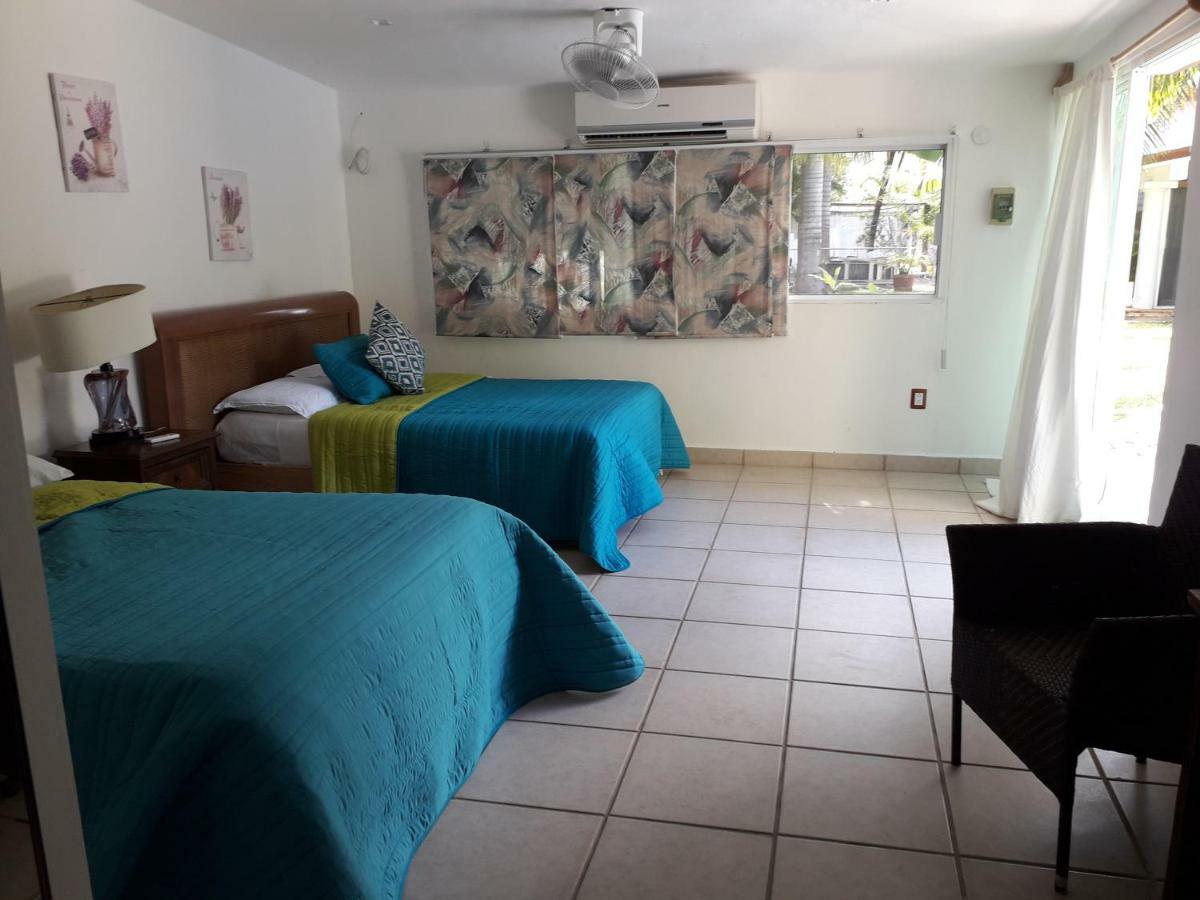 Airport Familiar Bed and breakfast