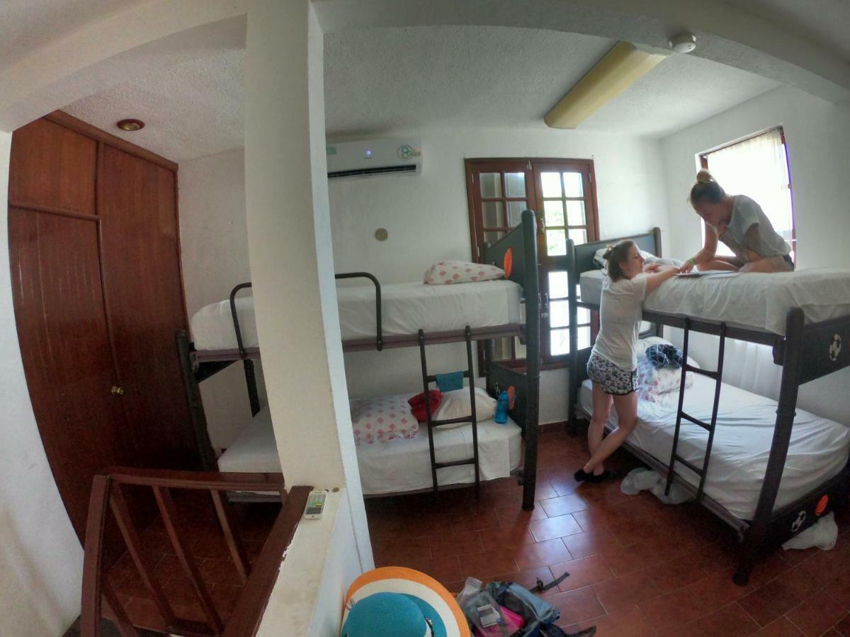 Granada 6 Hostal *