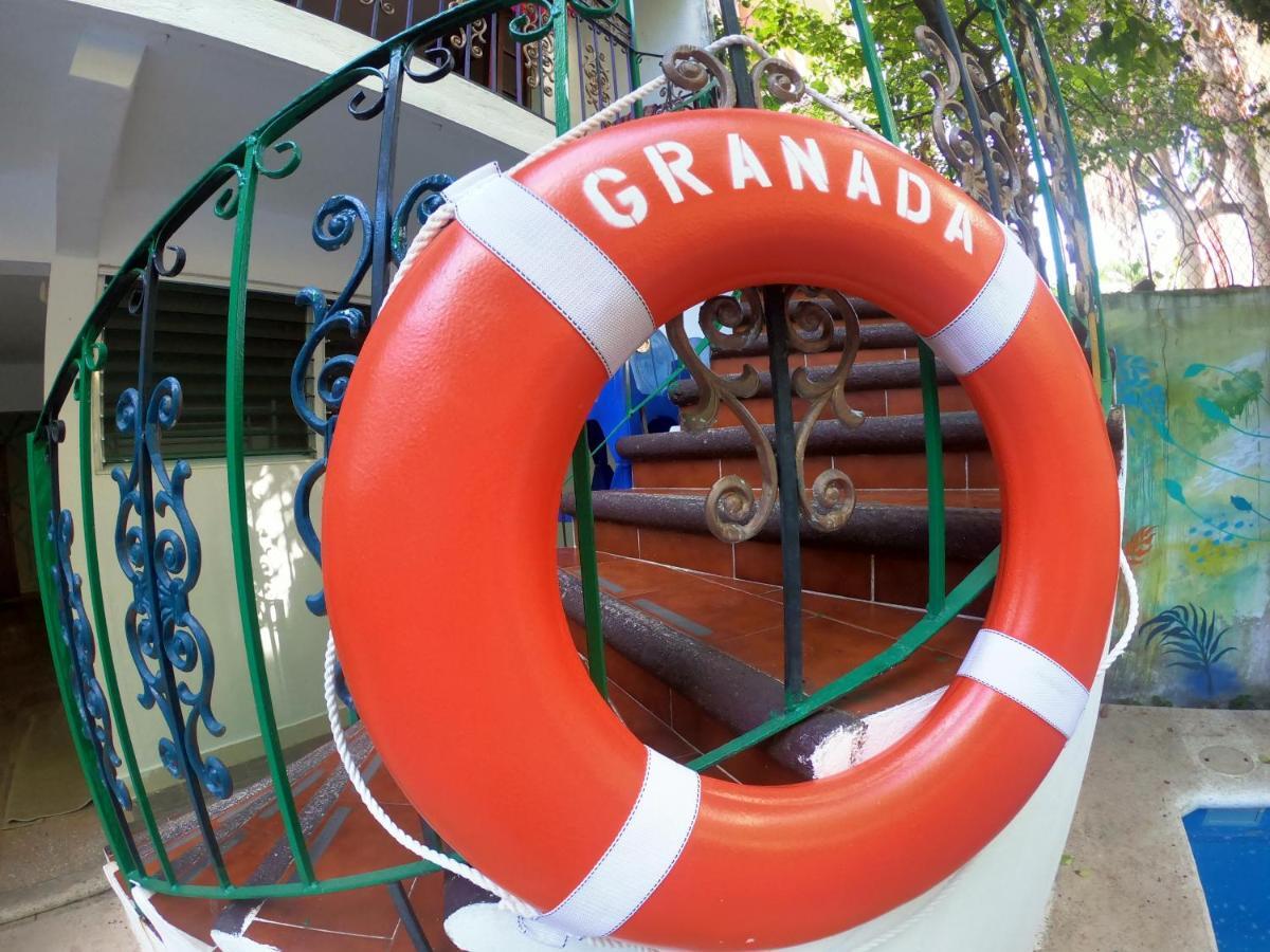 Granada 6 *