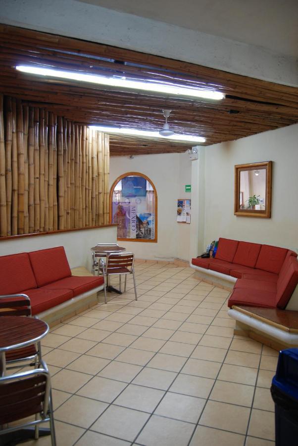 Alux Hotel 2*