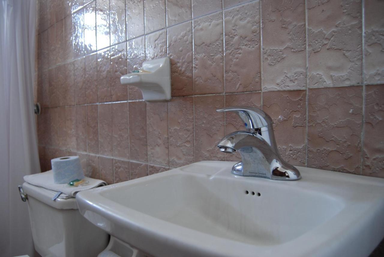 Alux Hotel 2*