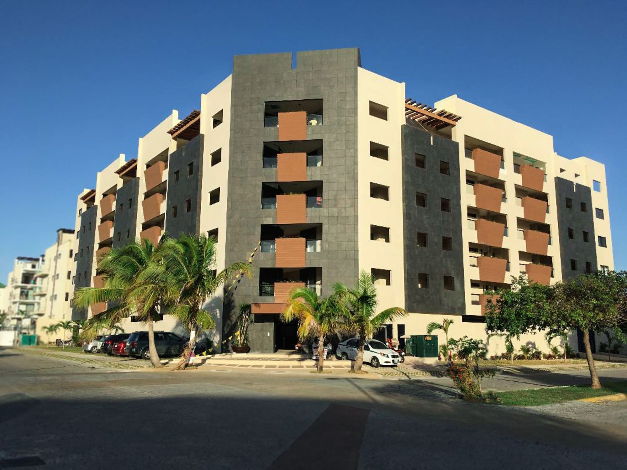 Tres Soles Apartahotel
