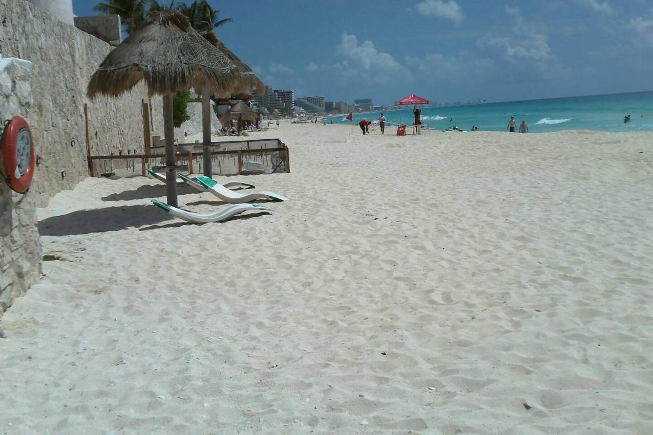 Ocean Front Suite, Balcony, Kitchen. Cancún