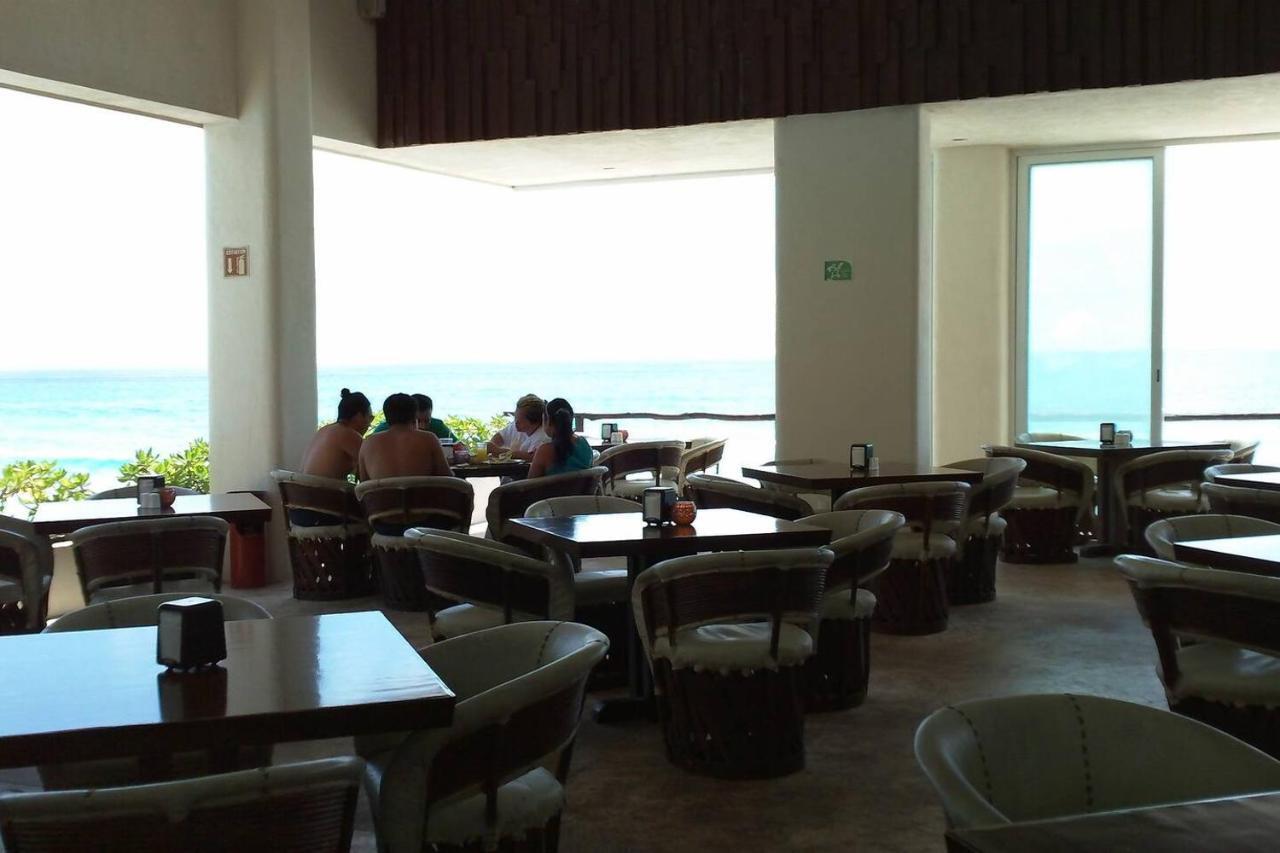 Ocean Front Suite, Balcony, Kitchen. * Cancún
