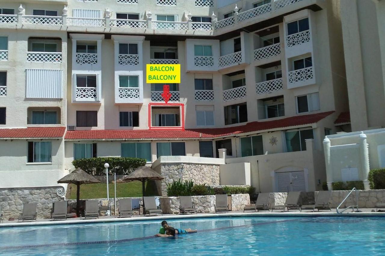 Ocean Front Suite, Balcony, Kitchen. * Cancún