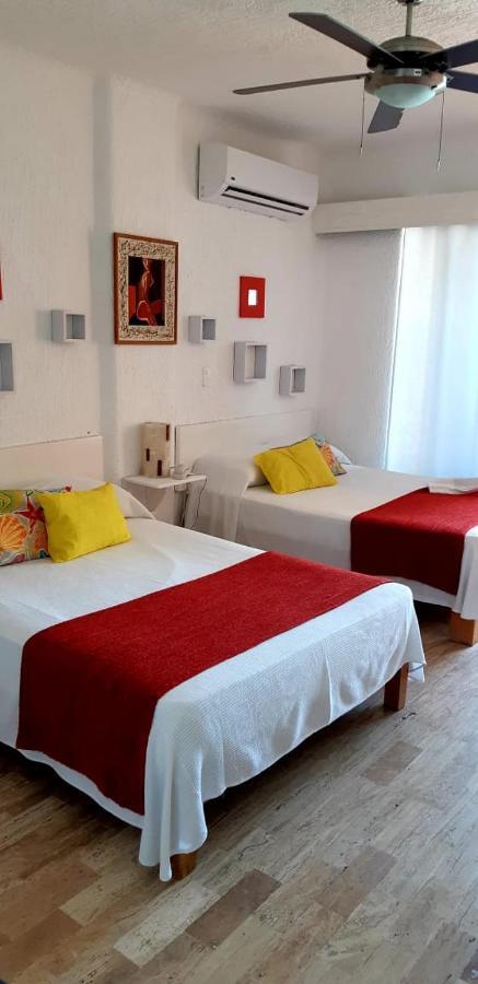 Ocean Front Suite, Balcony, Kitchen. Cancún