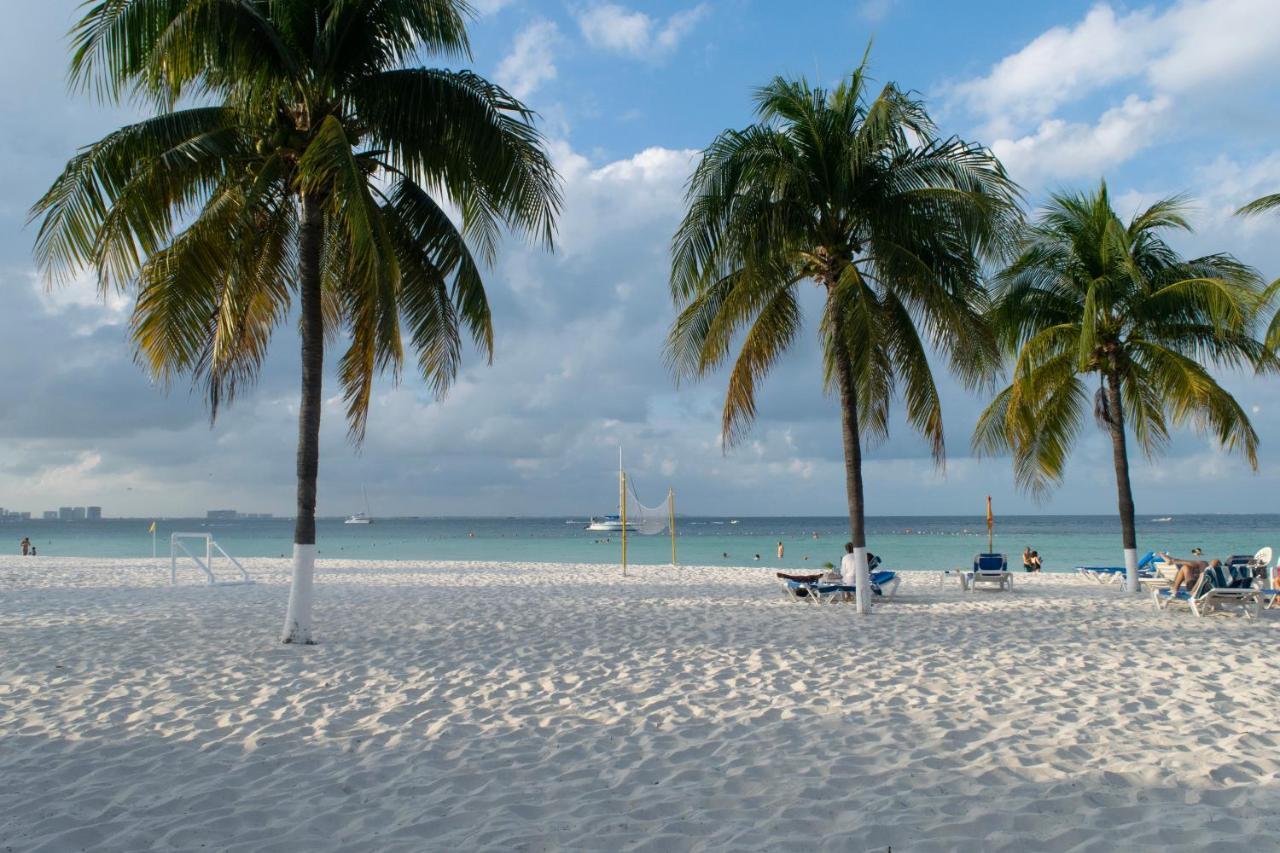 Oceanfront At Voted Sandy * Cancún
