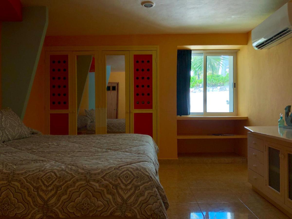 Eight Bedroom Beach House * Cancún