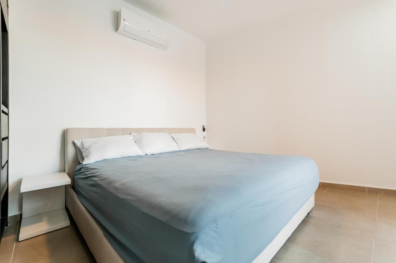 In Residential Development Apartamento