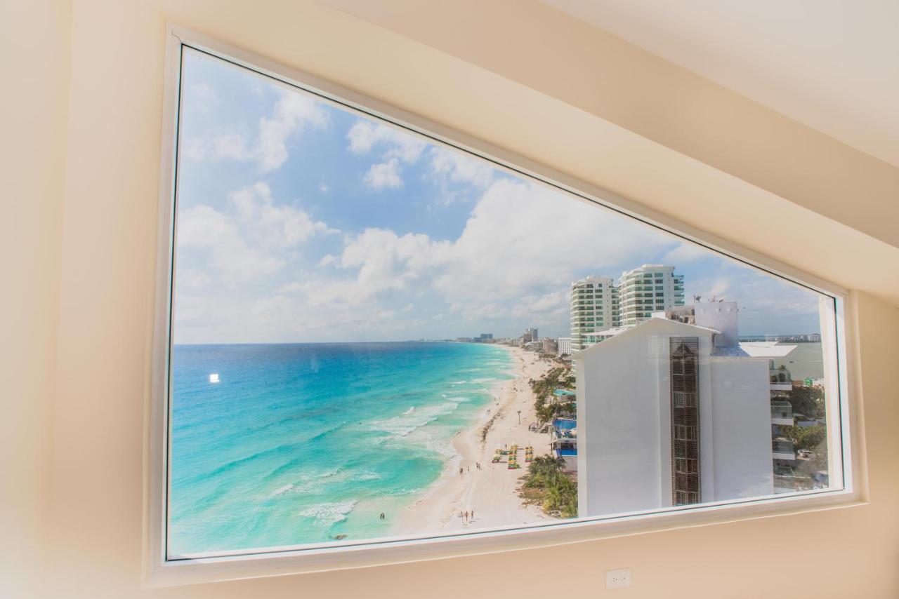 2 Story Oceanfront Penthouses On Beach! Cancun
