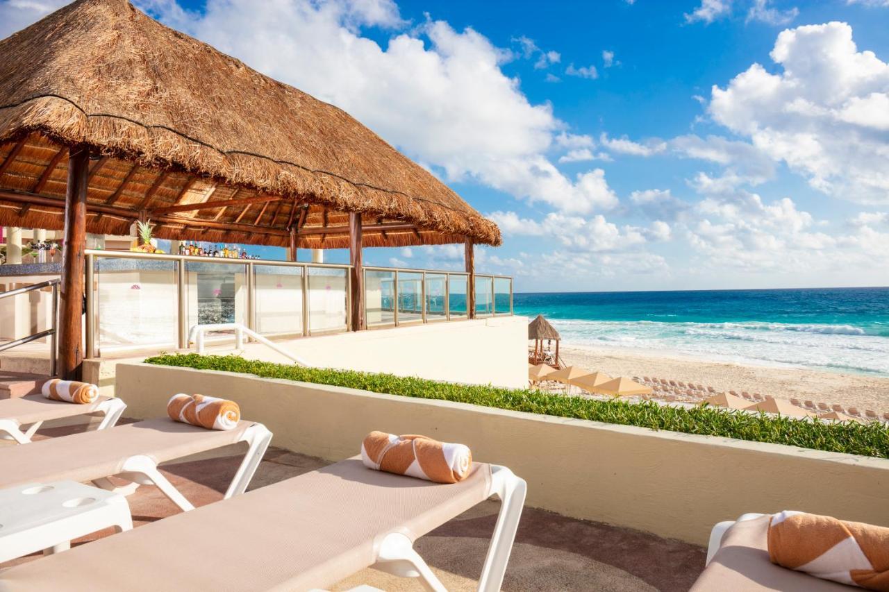 Resort Crown Paradise Club