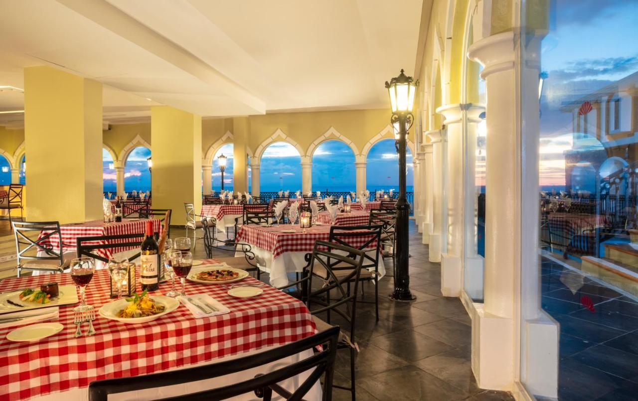 Resort Crown Paradise Club