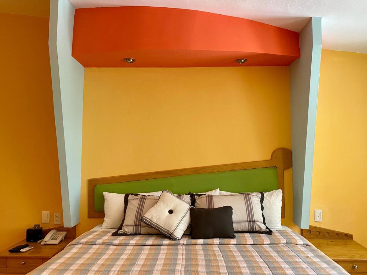 Eight Bedroom Beach House * Cancún