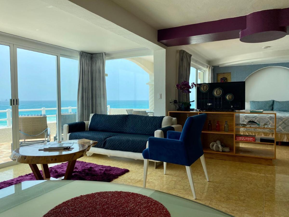 Eight Bedroom Beach House Cancún