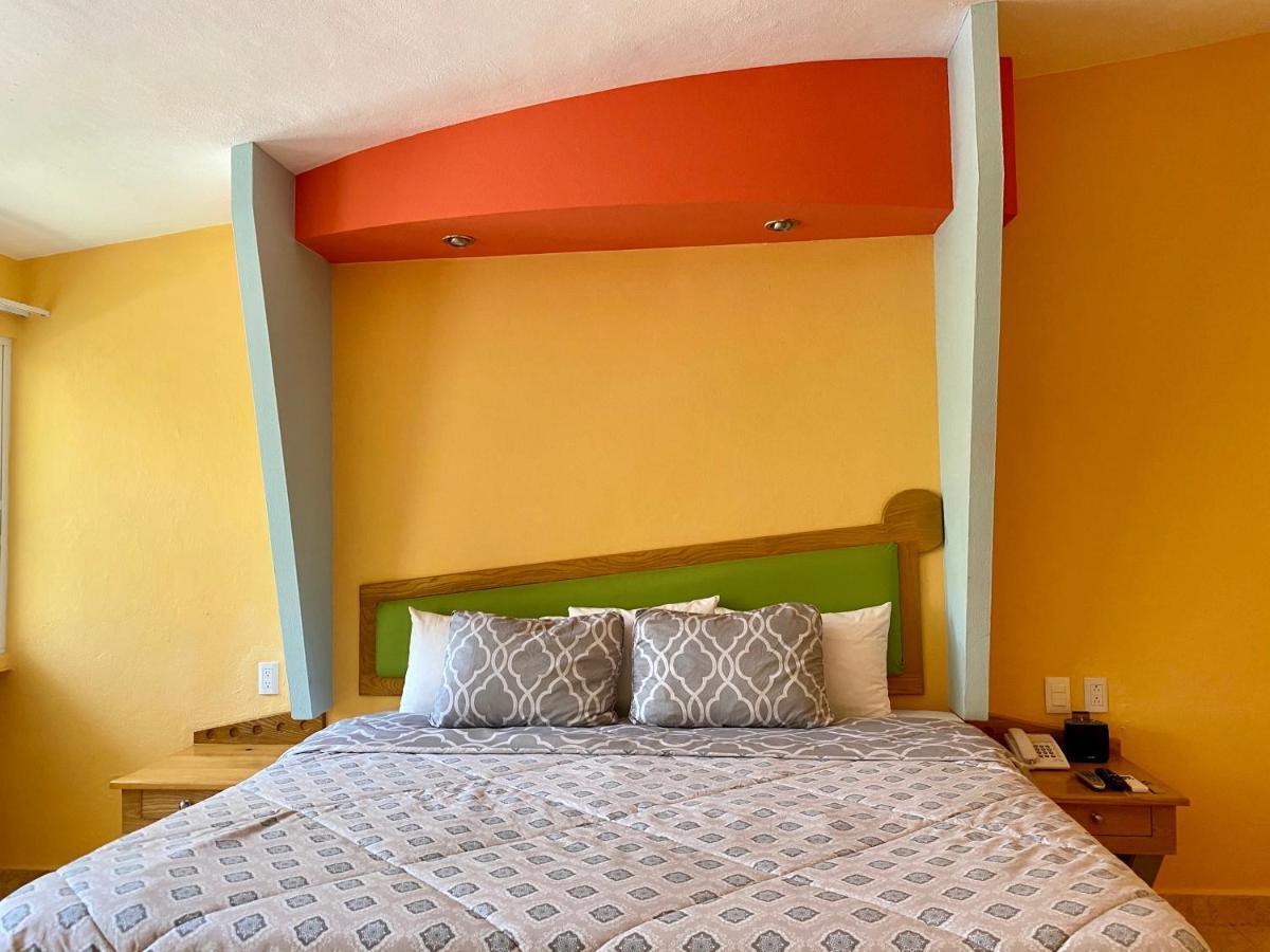 Eight Bedroom Beach House Villa Cancún
