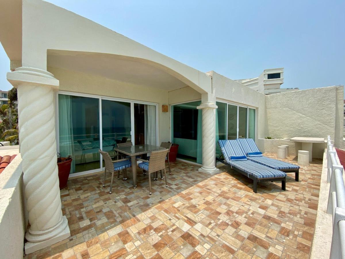Villa Eight Bedroom Beach House *