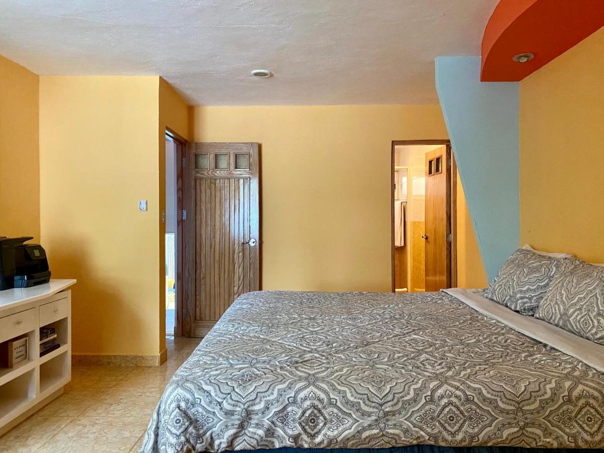 Eight Bedroom Beach House * Cancún