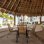 Cozy Confortable 10 min Hotel Zone 2 rooms jacuzy