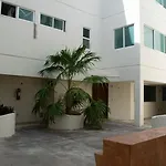 New Cancun Oasis Sunsets & Comfort Near The Beach