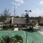 Beautiful Condo A Few Stps To Sea
