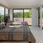 Azucena luxury villa hotel zone