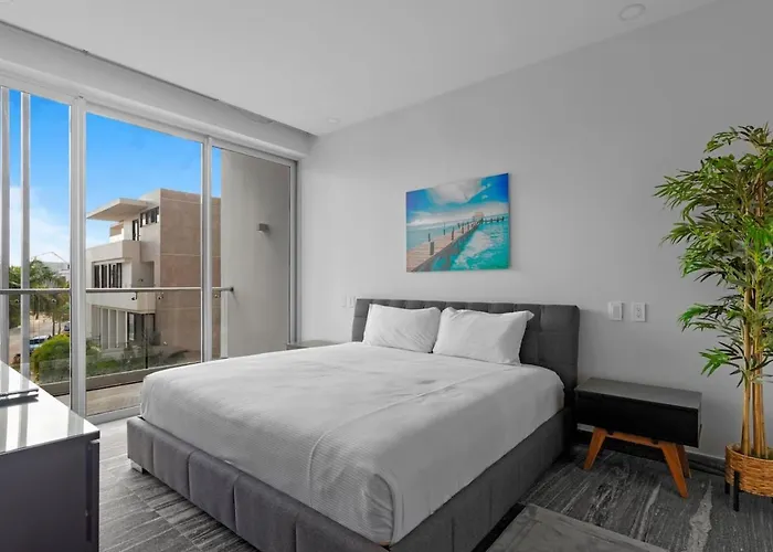 4Br. Apartament Near The Beach