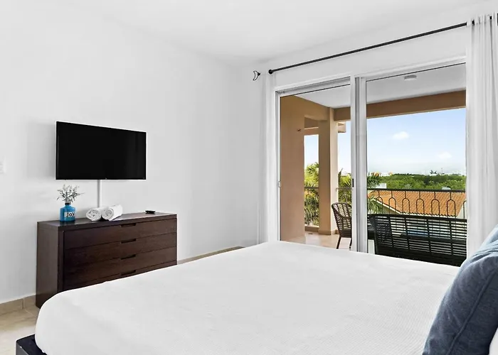 4 Bedroom Apartment, 8 Guests