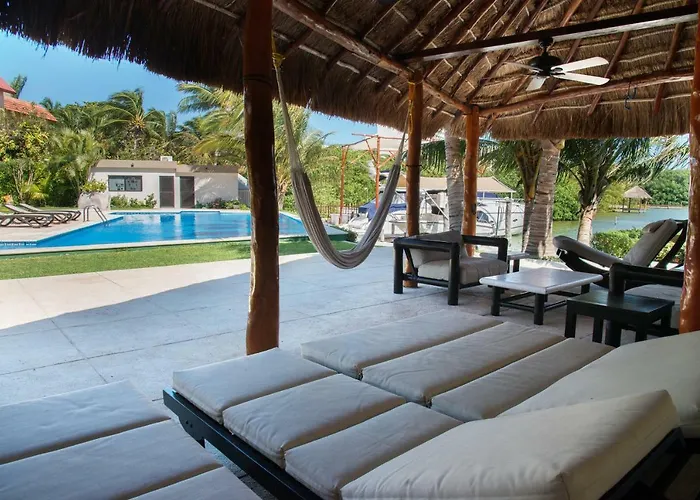 Azucena luxury villa hotel zone