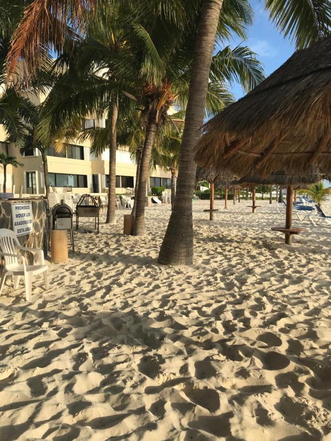 Front Private With Shared Bathroom Cancún