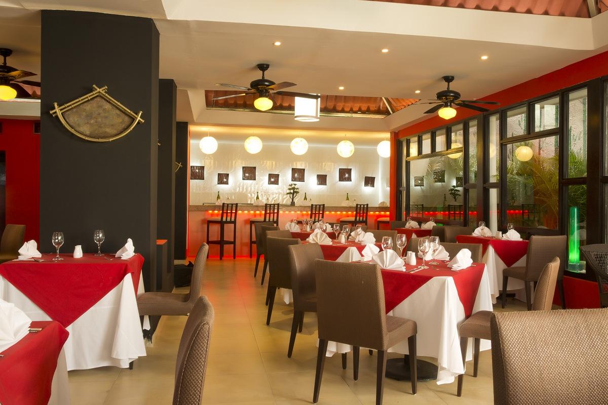 Hotel Golden Parnassus 3*