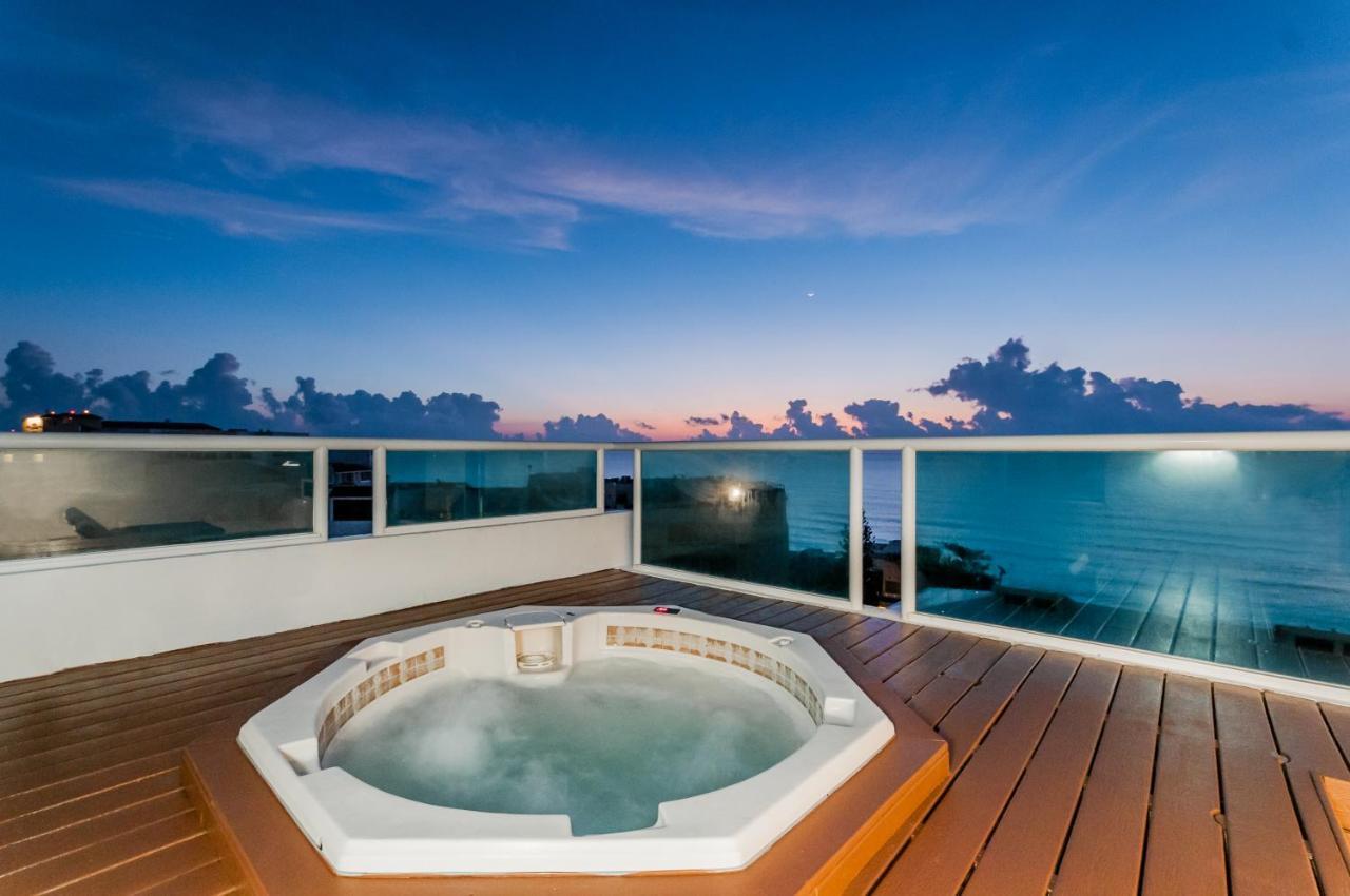 Rooftop Private Jacuzzi In Beach Front Penthouse Apartahotel 3*