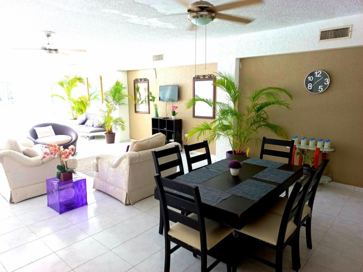 Holiday home Casa Zen 20 Personas 5 En El Centro De