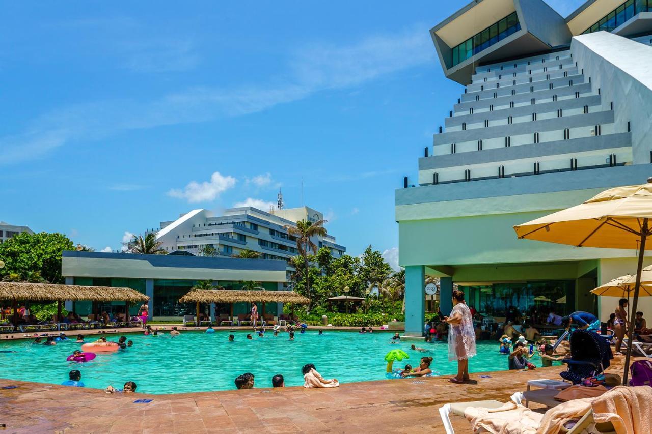 In Prime Location 3 Pools Apartment Cancun