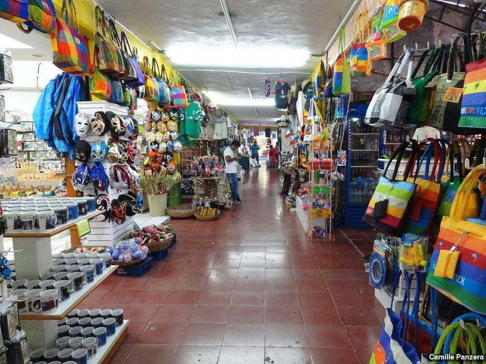 Adhara Hacienda