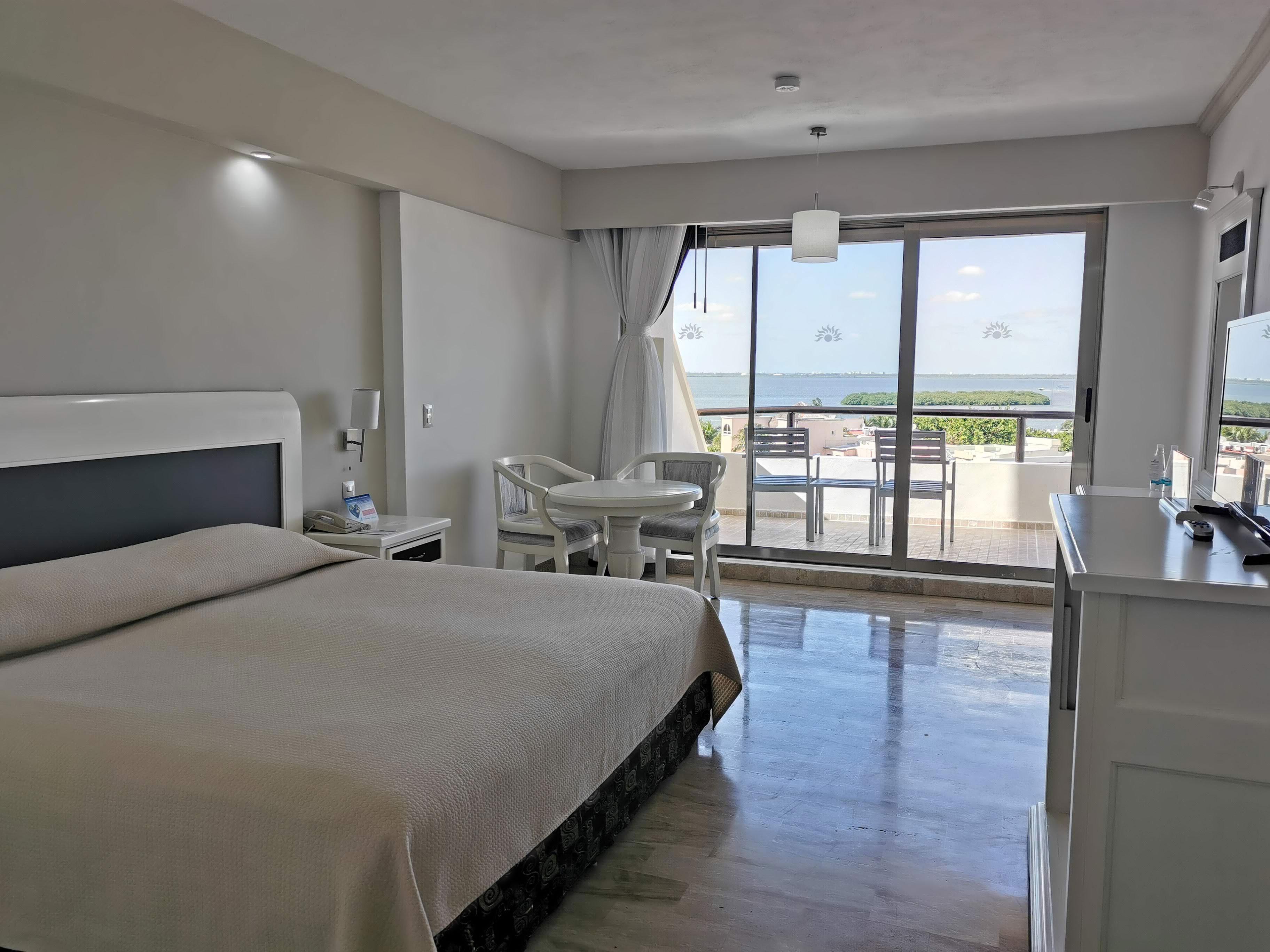 Golden Parnassus Hotel Cancún
