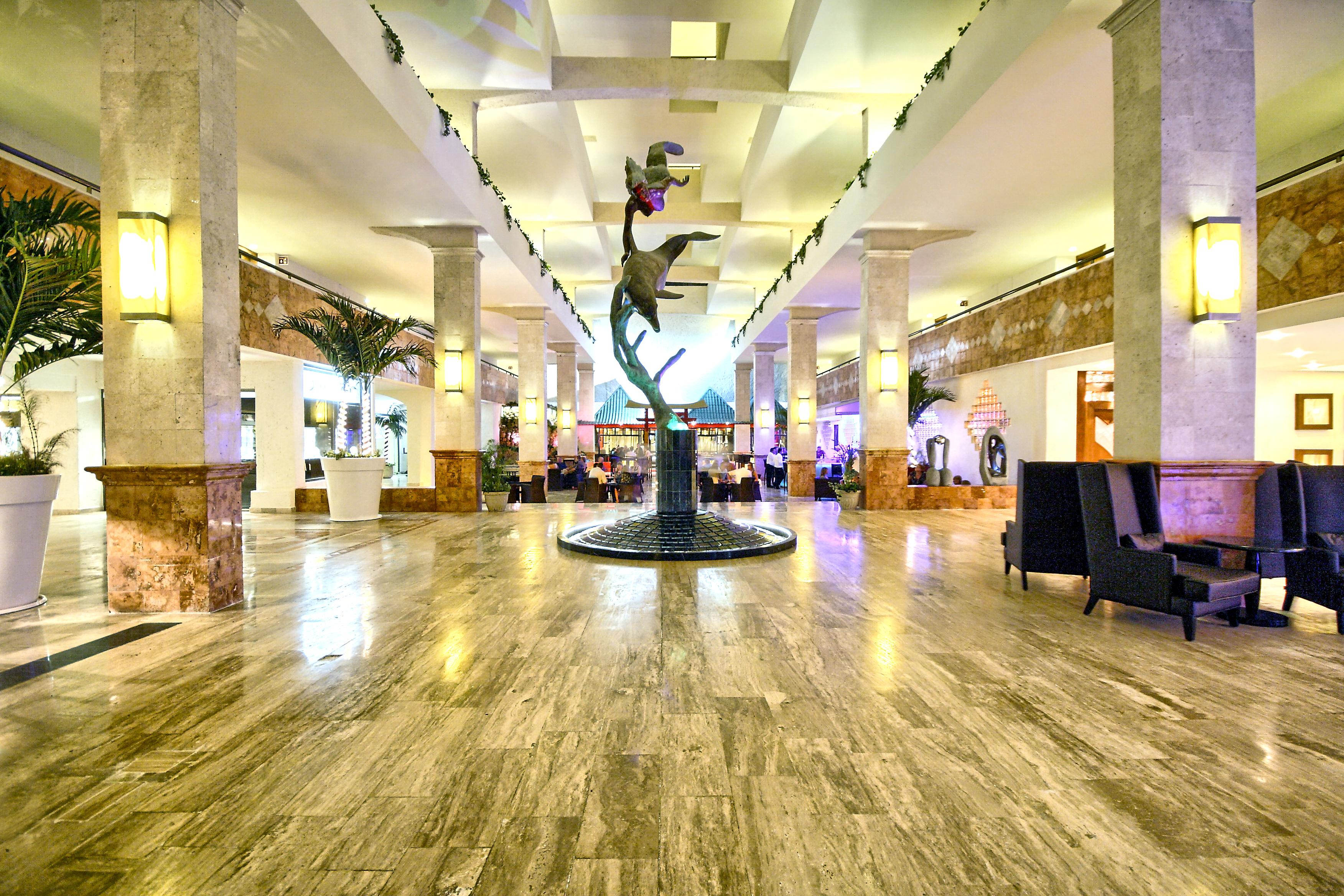 Golden Parnassus Hotel 3*