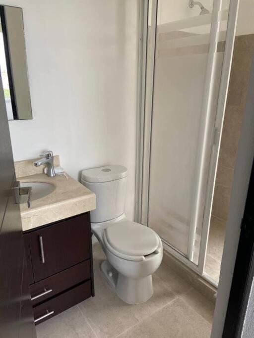Cozy Confortable 10 Min Zone 2 Jacuzy