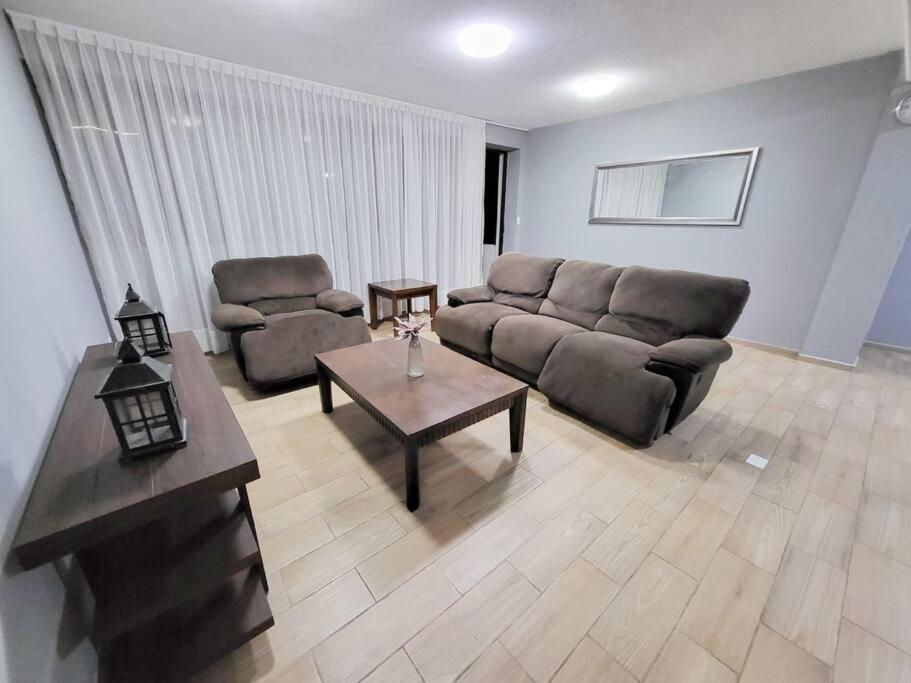 Departamento De 3 Y 3 Banos. Apartment