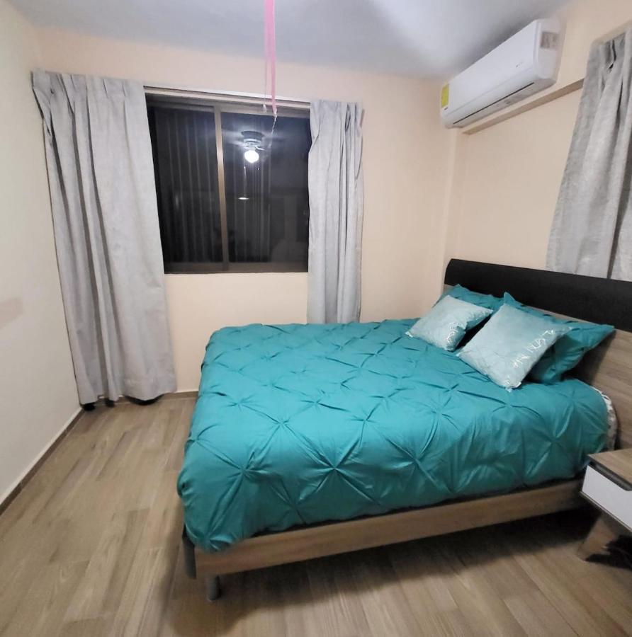 Departamento De 3 Y 3 Banos. *