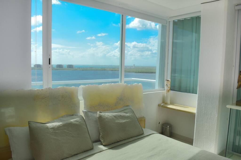 Apartamento Estudio A Pie De Playa, Increibles Vistas, Amanecer, Atardecer, Balcon, Gym, Jacuzi, 1807