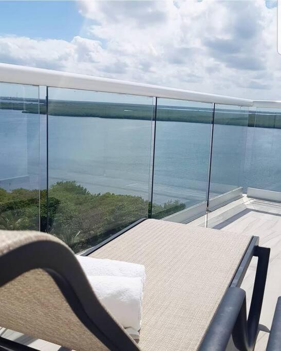 Estudio A Pie De Playa, Increibles Vistas, Amanecer, Atardecer, Balcon, Gym, Jacuzi, 1807 * Cancún