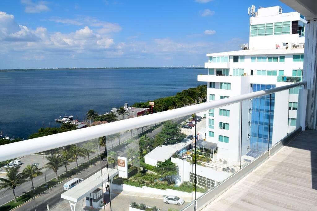 Estudio A Pie De Playa, Increibles Vistas, Amanecer, Atardecer, Balcon, Gym, Jacuzi, 1807 Apartamento Cancún