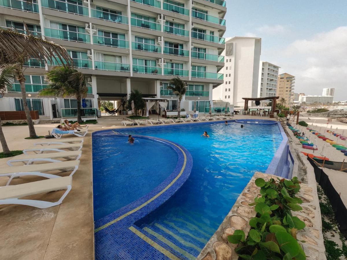 Ocean Front View * Cancun