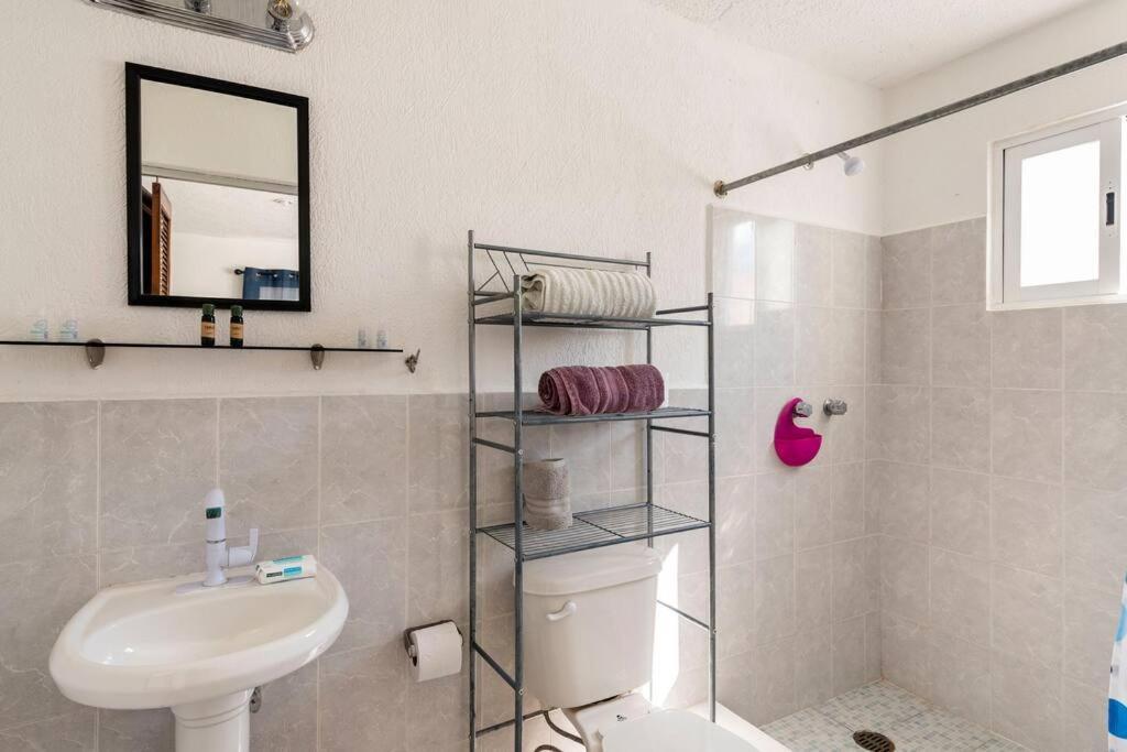 Apartment Micro Perfect For Backpackers, Couples, 3 Min Drive To Playa El Nino Cancun